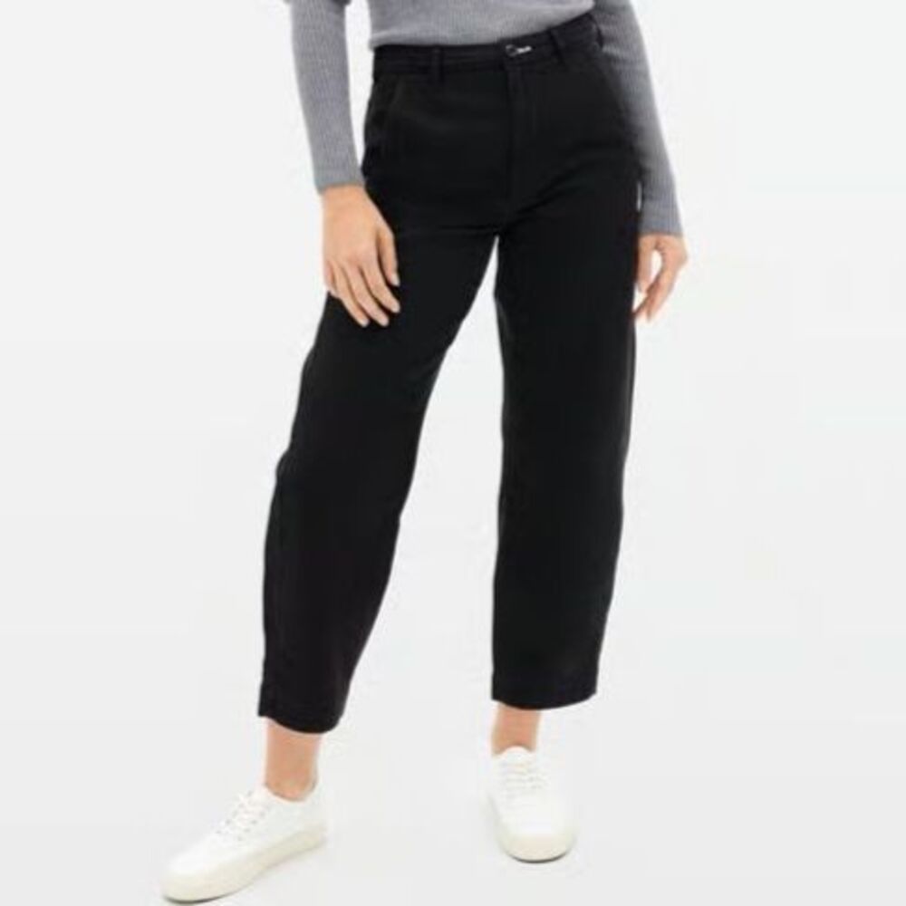 Everlane Women's Curved Canvas Pant Black Cropped Length Cotton Size 4